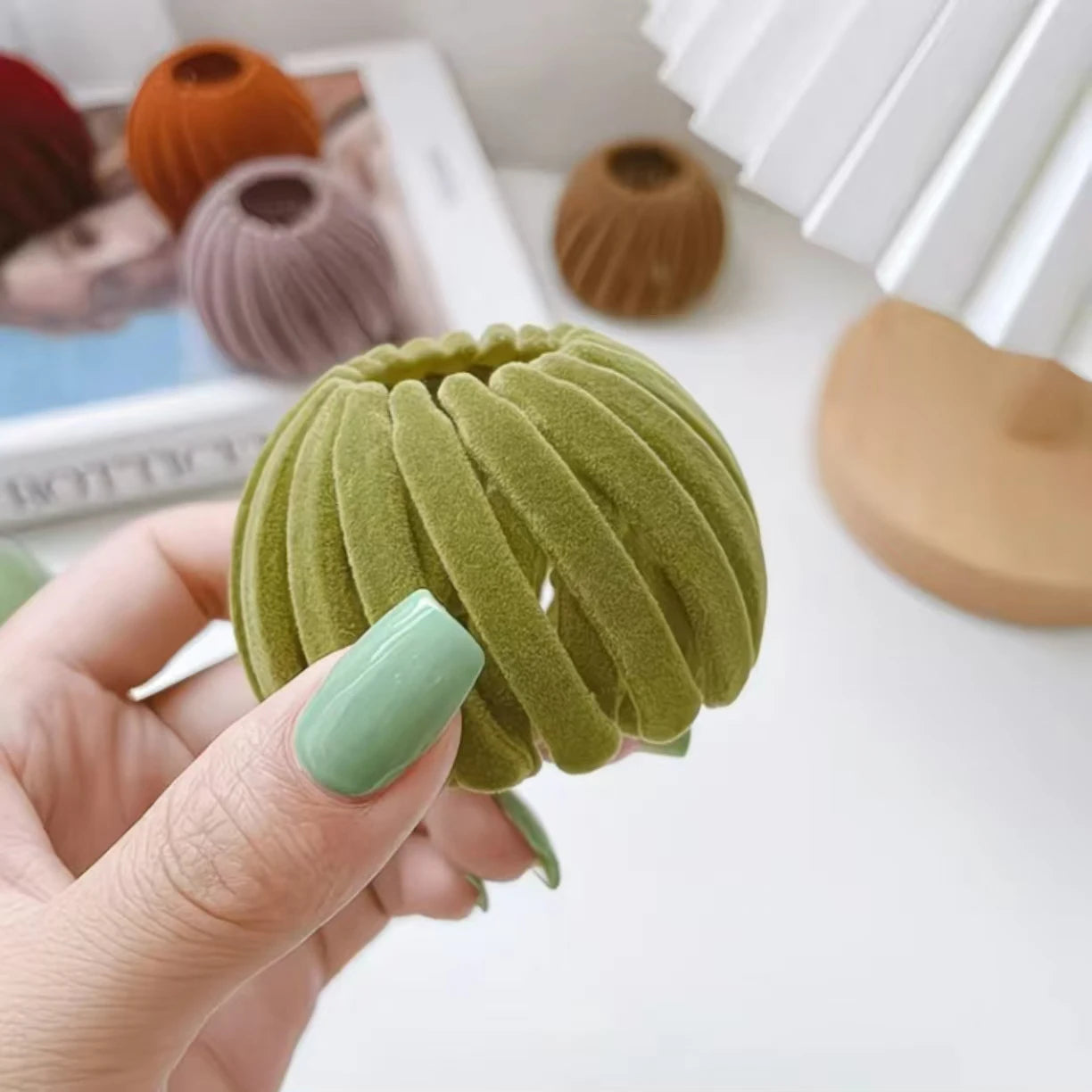 1pc Horse tail hair clips for women, bird's nest shaped hair clip, simple hairpin for girls, lazy braiding tool